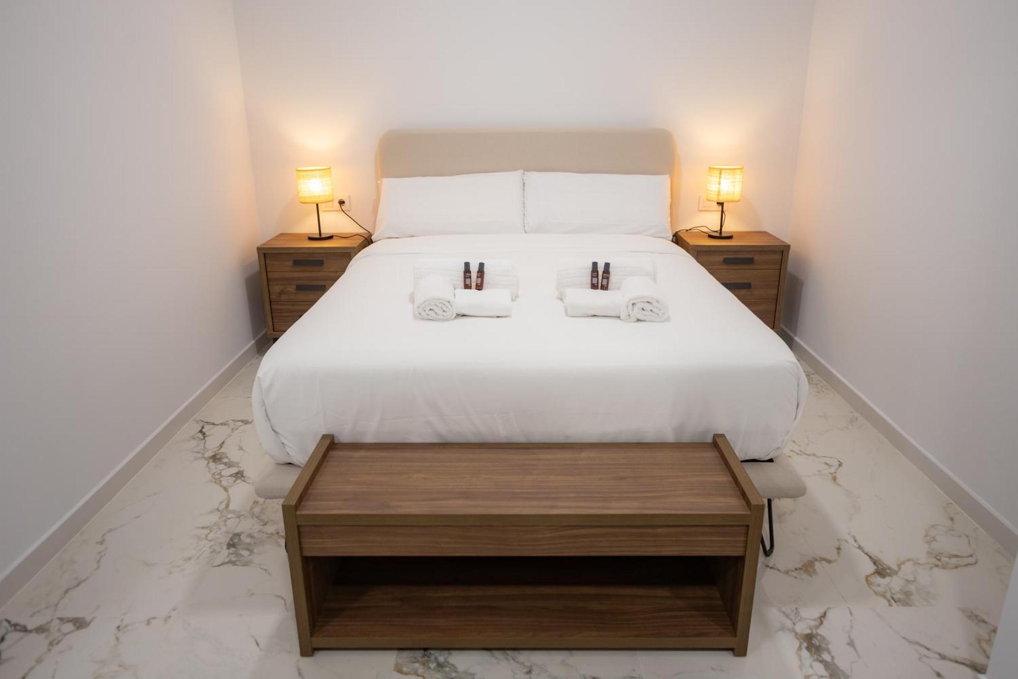 L&G Apartments Bahia Suite Alicante Exterior photo