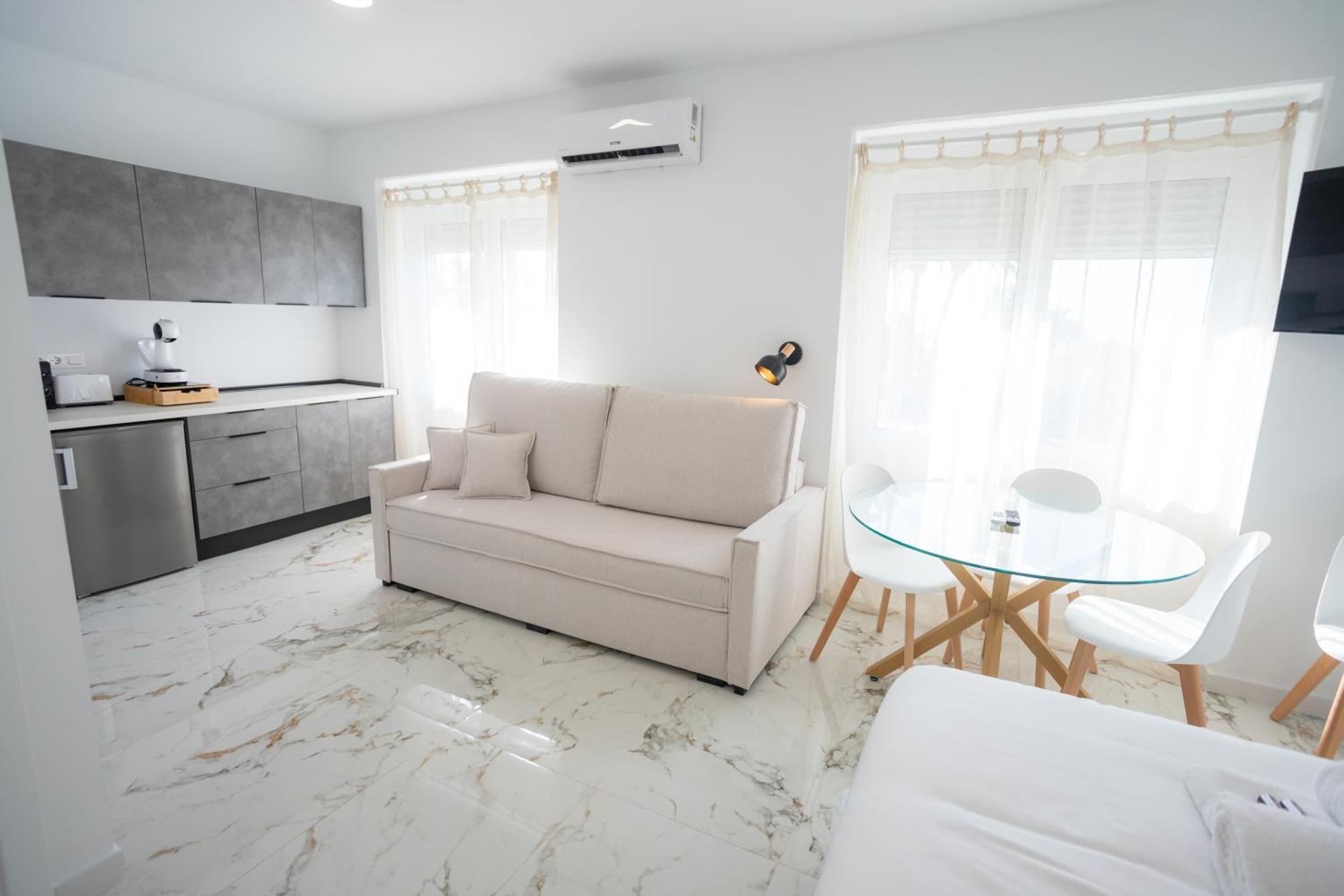 L&G Apartments Bahia Suite Alicante Exterior photo